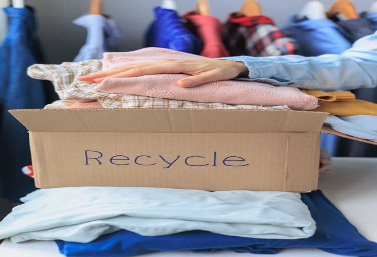 Obligația colectării selective a textilelor din ianuarie 2025